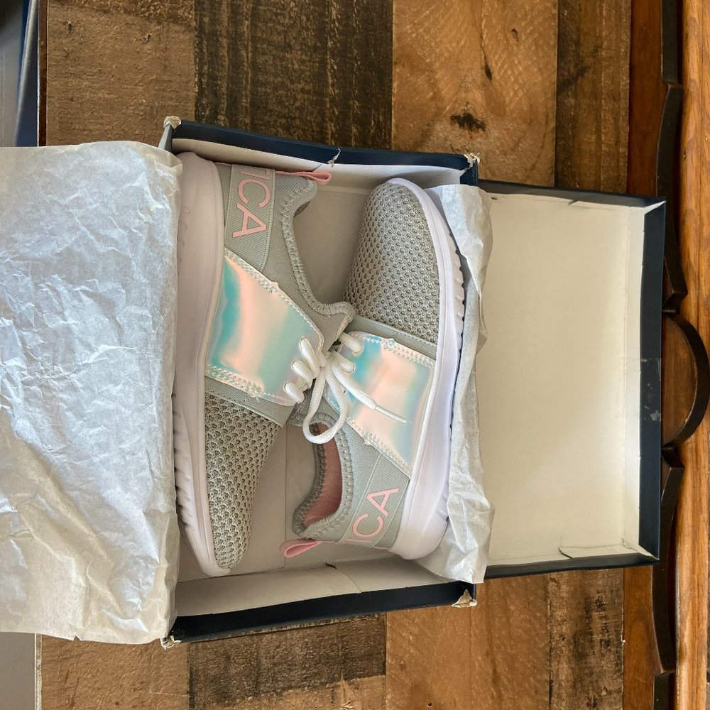Nautica Kids Girls Gray Pink Metallic Slip On Fashion Sneaker Shoe Size 4 NEW